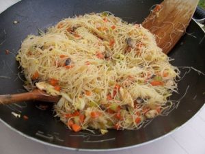 vermicelles légumes et poulet au wok