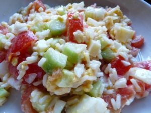 salade de riz et tomates